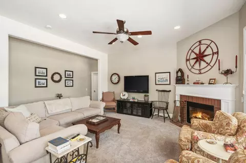 13369 E Falcon Meadow Ln, Clovis, CA 93619 photo 11