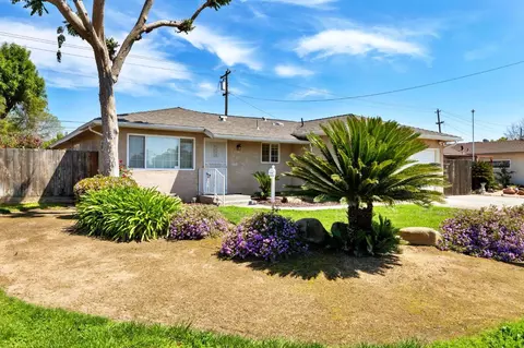 1345 Peach Ave, Clovis, CA 93612 photo 2