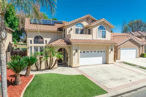 220 Lake Dr, Lemoore, CA 93245 photo 2