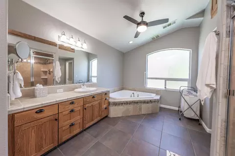 220 Lake Dr, Lemoore, CA 93245 photo 19