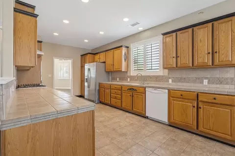 2004 Dorothea Ct, Visalia, CA 93292 photo 25