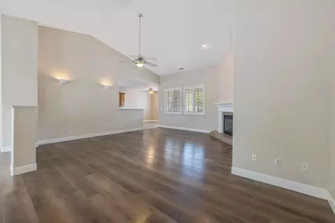 2004 Dorothea Ct, Visalia, CA 93292 photo 13