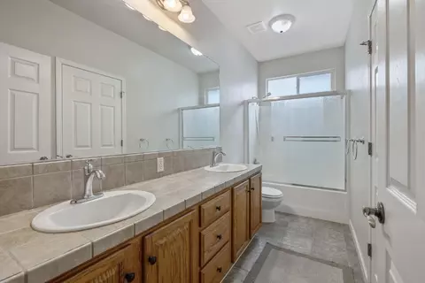 2004 Dorothea Ct, Visalia, CA 93292 photo 37