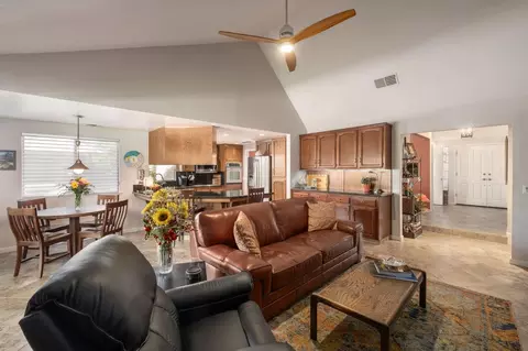 437 W Tenaya Ave, Clovis, CA 93612 photo 12
