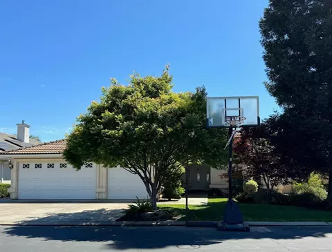 17 Breeze Way, Madera, CA 93637 photo 1