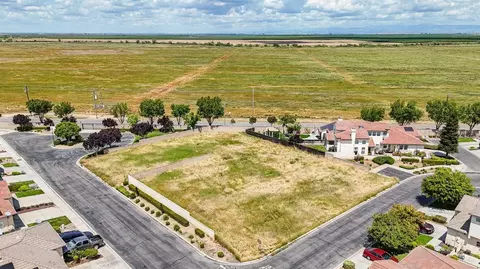 2455 Capri, Chowchilla, CA 93610 photo 5