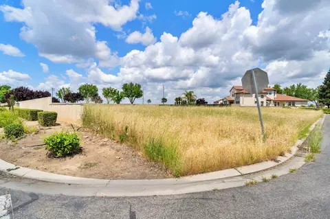 2465 Capri, Chowchilla, CA 93610 photo 6