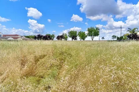 2465 Capri, Chowchilla, CA 93610 photo 1