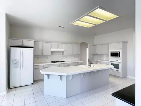 654 W Muncie Ave, Clovis, CA 93619 photo 31