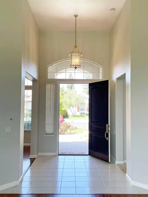 654 W Muncie Ave, Clovis, CA 93619 photo 10