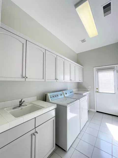 654 W Muncie Ave, Clovis, CA 93619 photo 38