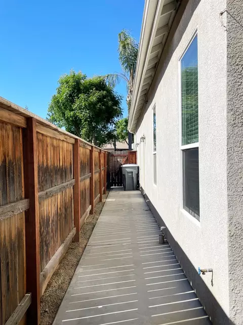 654 W Muncie Ave, Clovis, CA 93619 photo 85