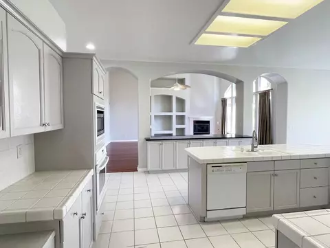 654 W Muncie Ave, Clovis, CA 93619 photo 28