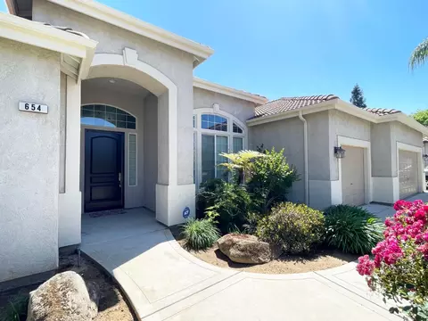 654 W Muncie Ave, Clovis, CA 93619 photo 6