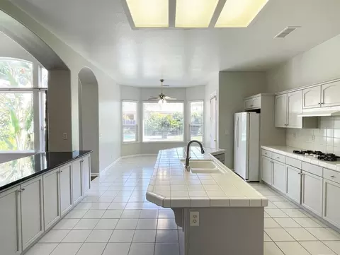 654 W Muncie Ave, Clovis, CA 93619 photo 26