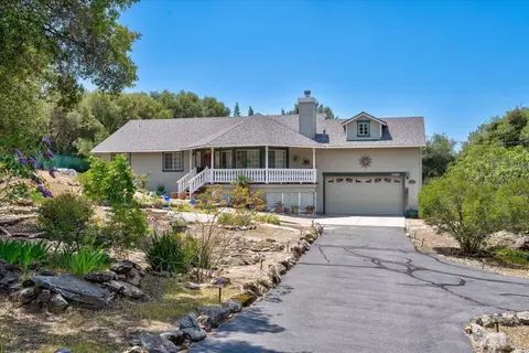 31686 Apache Rd, Coarsegold, CA 93614 photo 2
