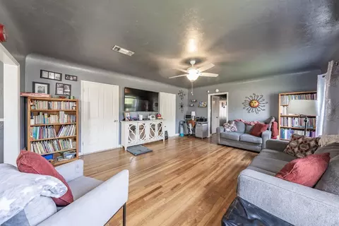 103 B St, Lemoore, CA 93245 photo 9