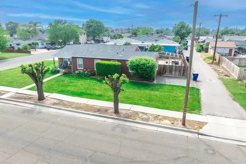 103 B St, Lemoore, CA 93245 photo 2