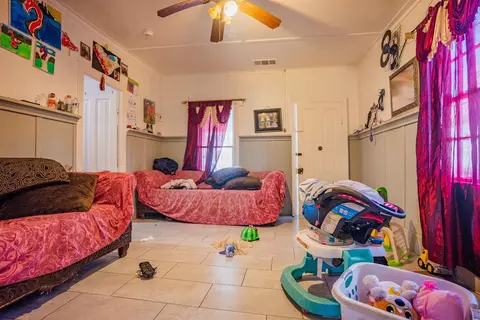 204 S I St, Madera, CA 93637 photo 4