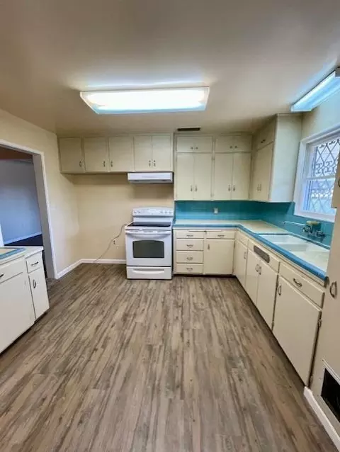1400 Jennings St, Madera, CA 93637 photo 2