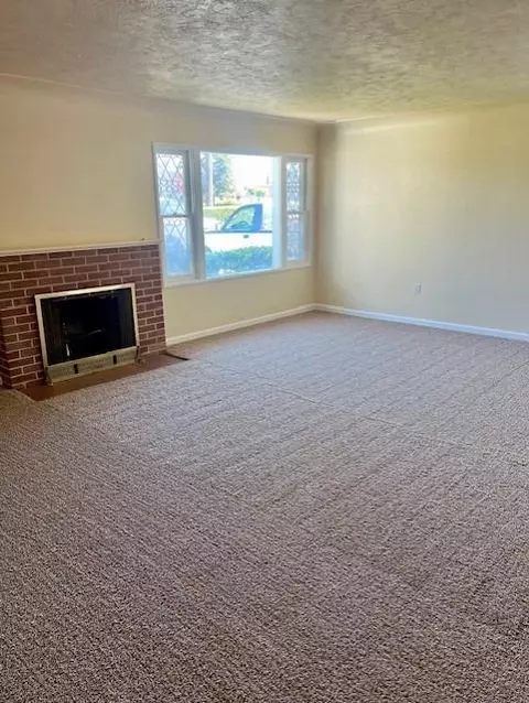 1400 Jennings St, Madera, CA 93637 photo 4