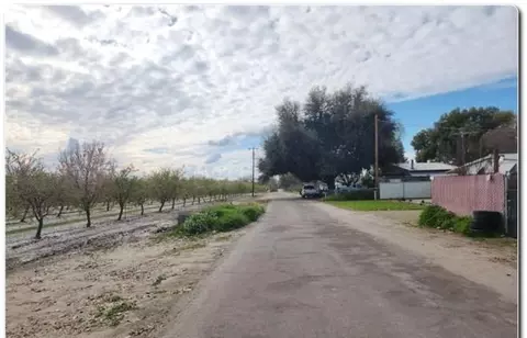 83 S Piedra Rd, Sanger, CA 93657 photo 3