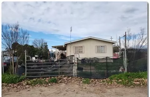 83 S Piedra Rd, Sanger, CA 93657 photo 1