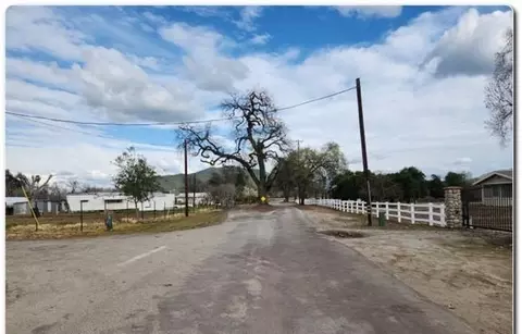 83 S Piedra Rd, Sanger, CA 93657 photo 2