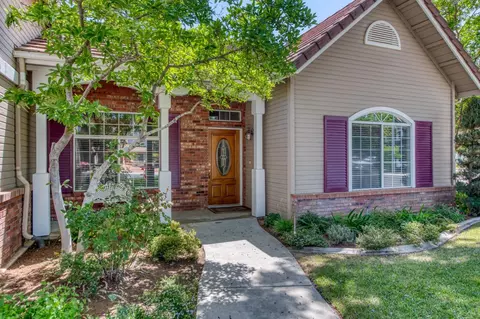 2012 Calimyrna Ave, Clovis, CA 93611 photo 2