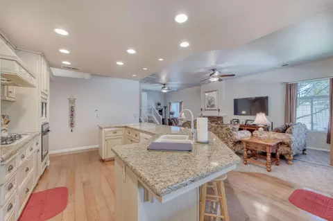 2012 Calimyrna Ave, Clovis, CA 93611 photo 10