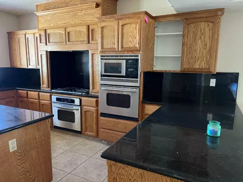 1464 Larrete Ave, Madera, CA 93637 photo 4