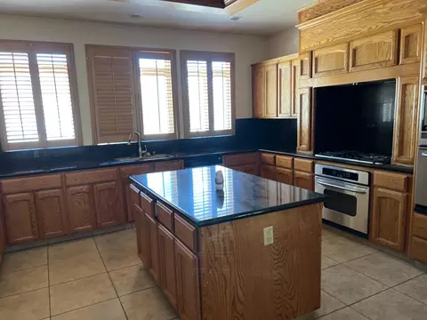 1464 Larrete Ave, Madera, CA 93637 photo 5