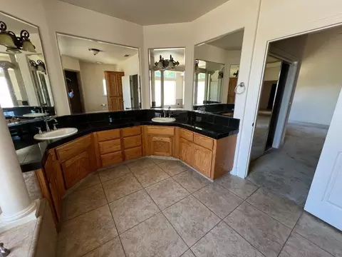 1464 Larrete Ave, Madera, CA 93637 photo 19