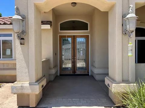 1464 Larrete Ave, Madera, CA 93637 photo 2