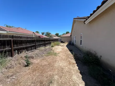 1464 Larrete Ave, Madera, CA 93637 photo 30