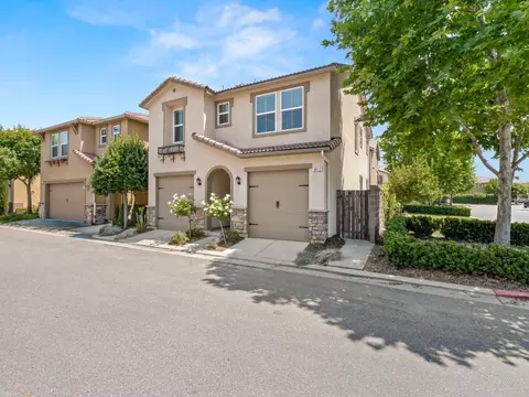3612 Elevations Way, Clovis, CA 93619 photo 2