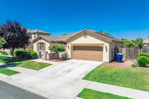 777 Arlington Ave, Lemoore, CA 93245 photo 1