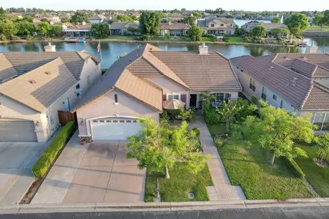 10787 E Clearwater Way, Clovis, CA 93619 photo 1