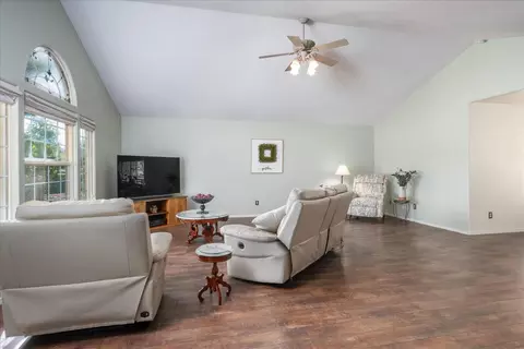 36861 Kenneth Ave, Madera, CA 93636 photo 9