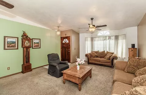 408 Devon Dr, Lemoore, CA 93245 photo 4