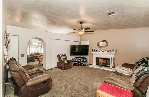 408 Devon Dr, Lemoore, CA 93245 photo 8
