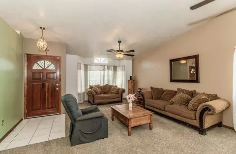 408 Devon Dr, Lemoore, CA 93245 photo 3