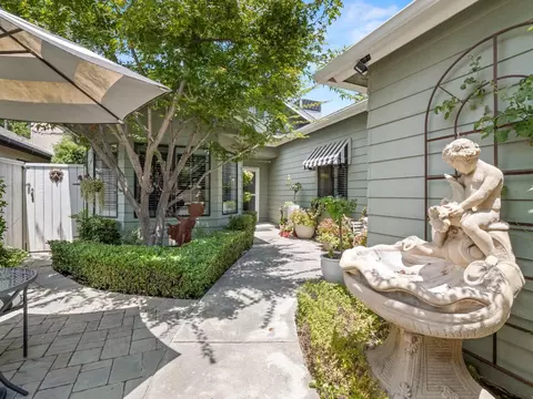 3744 W Beechwood Ave, Fresno, CA 93711