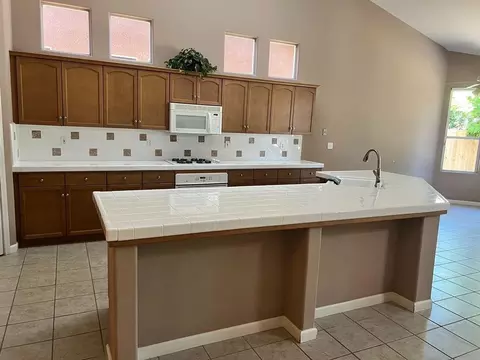 2909 Swift Ave, Clovis, CA 93611 photo 7