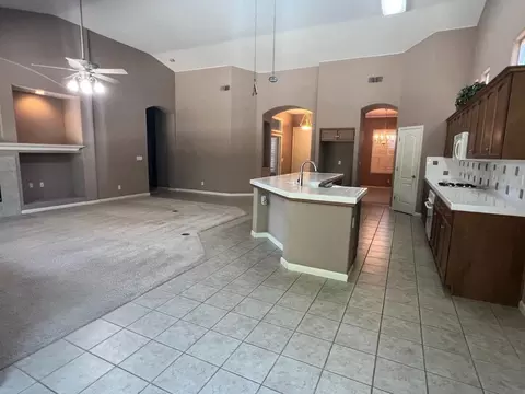 2909 Swift Ave, Clovis, CA 93611 photo 9