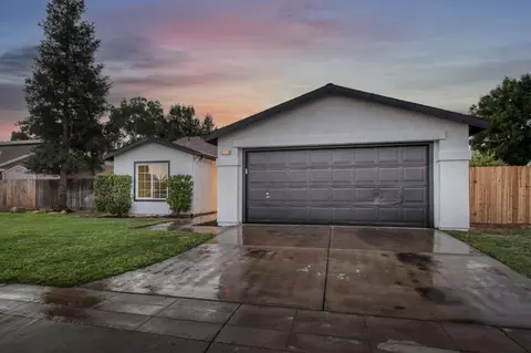 2859 Pontiac Ave, Clovis, CA 93611 photo 3