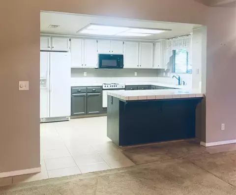 124 Queen Ln, Madera, CA 93637 photo 8