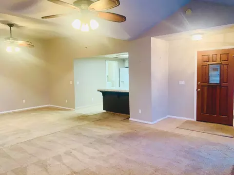 124 Queen Ln, Madera, CA 93637 photo 6