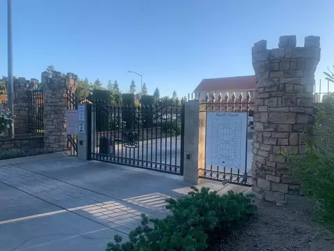 124 Queen Ln, Madera, CA 93637 photo 3