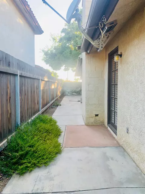 124 Queen Ln, Madera, CA 93637 photo 24